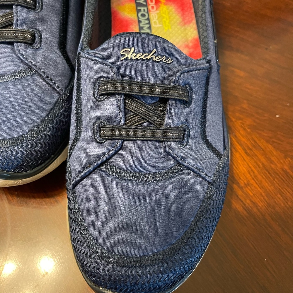 Sketchers - Picture 6 of 6